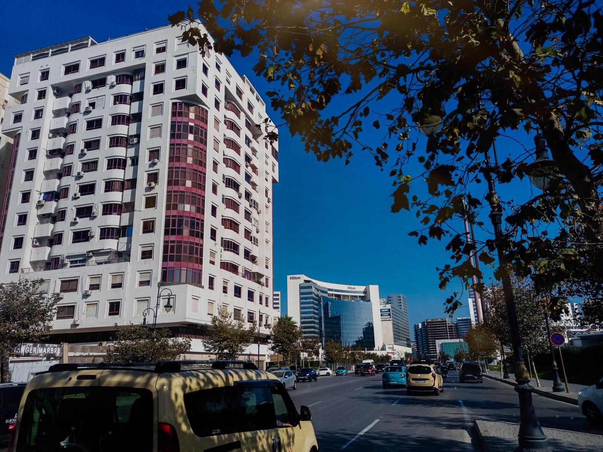 Nouveau Appartement Au Plein Centre Ville En Face Hilton & La Gare De Train Tgv M2 แทนเจียร์ ภายนอก รูปภาพ