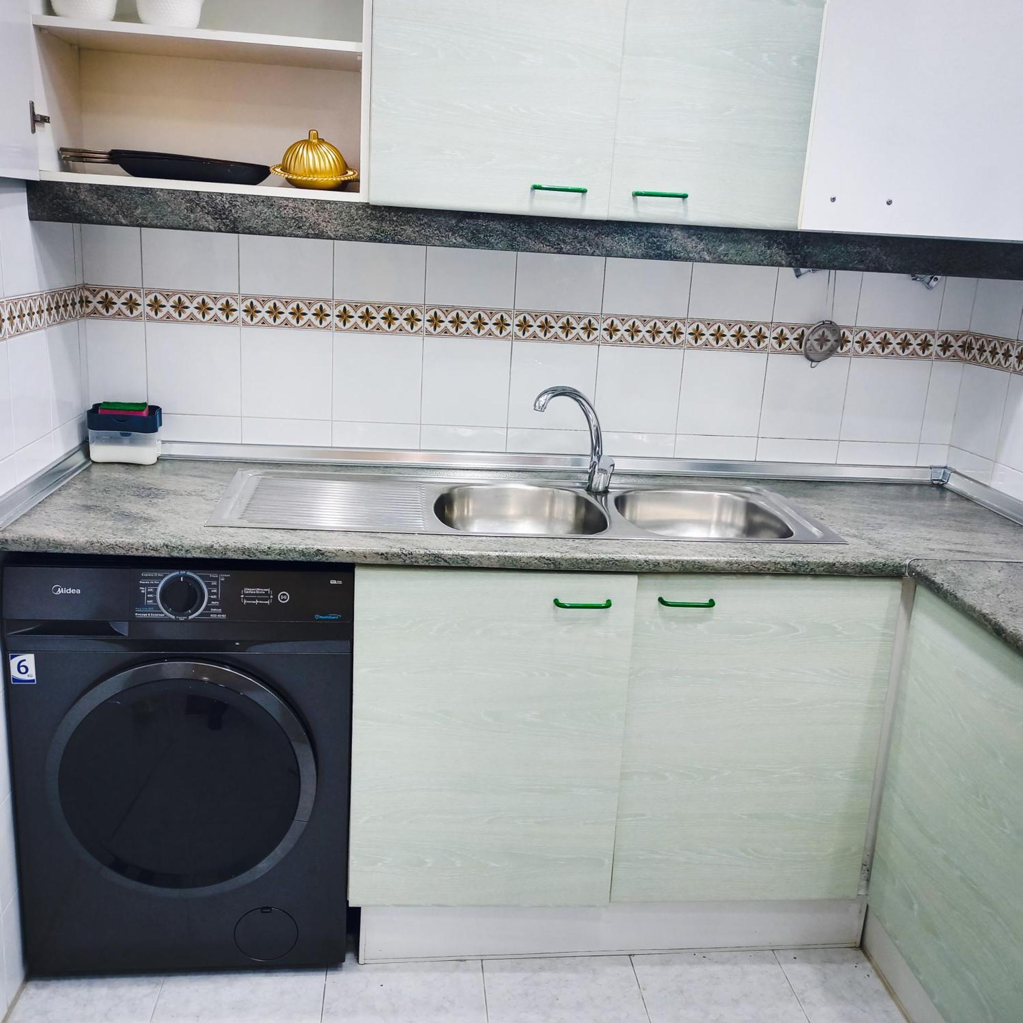 Nouveau Appartement Au Plein Centre Ville En Face Hilton & La Gare De Train Tgv M2 แทนเจียร์ ภายนอก รูปภาพ